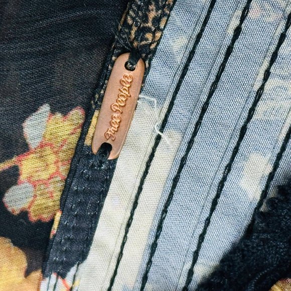 Free People Women's Floral Print Bodysuit Black - Size Medium - Picture 8 of 10